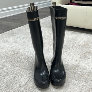 Black Henri Bendel rain boots